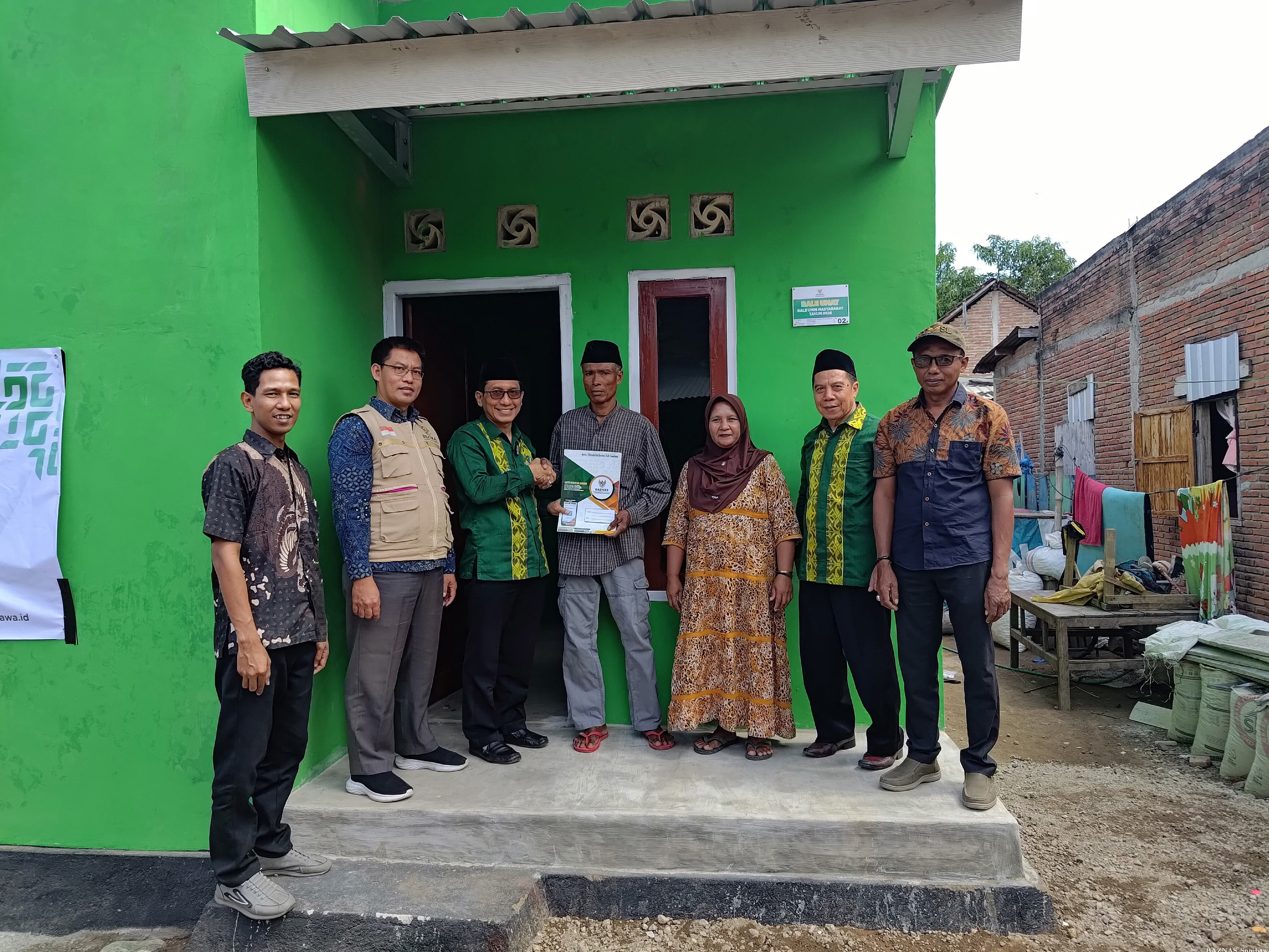 BAZNAS Sumbawa Bangkitkan Asa Keluarga Korban Kebakaran Lewat Bale Umat Kedua