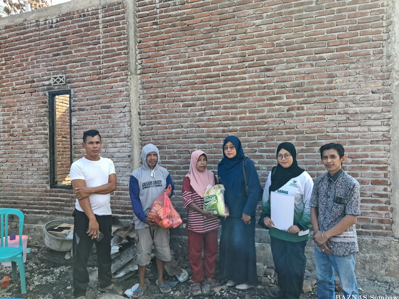 BAZNAS Sumbawa Salurkan Bantuan untuk Korban Kebakaran dan Puting Beliung di Plampang