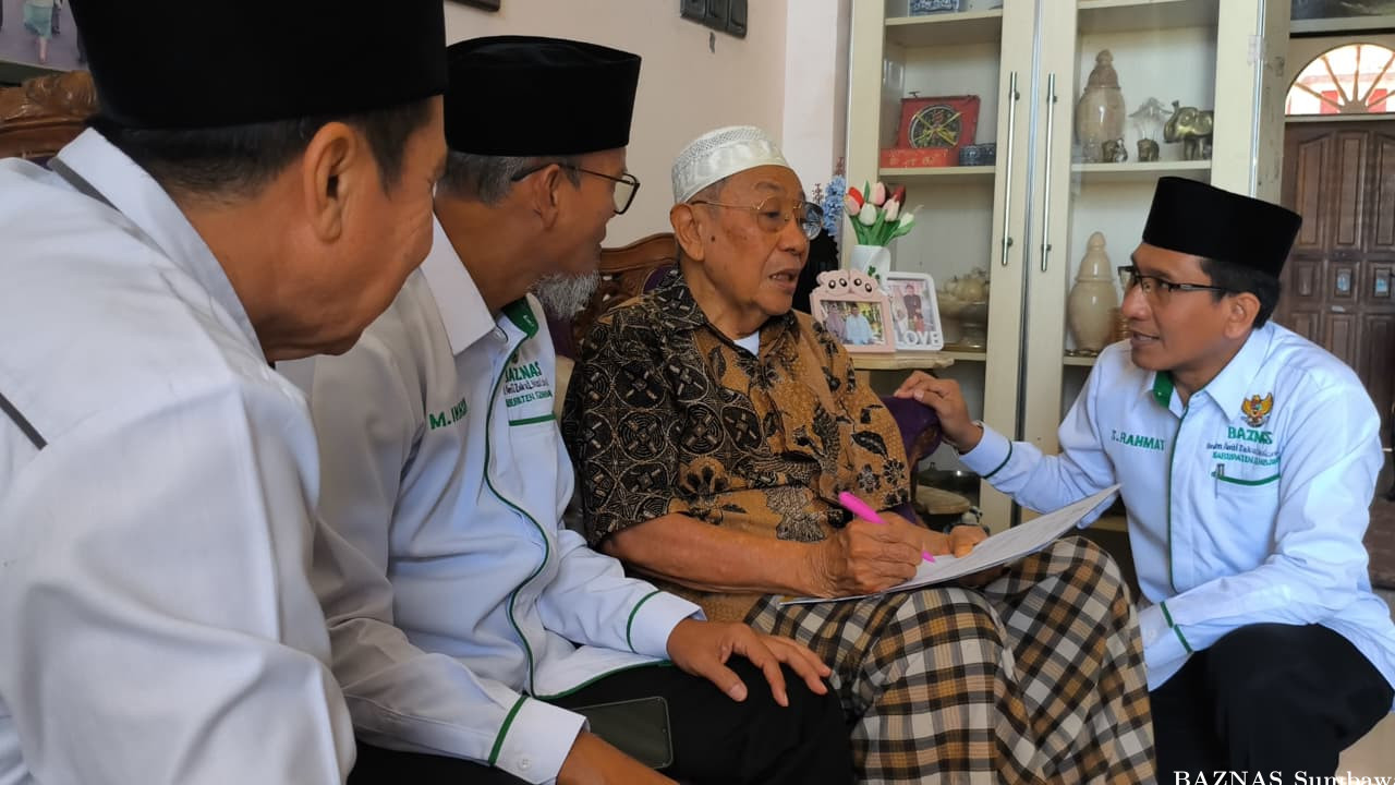 BAZNAS Sumbawa Terima Zakat Maal dari Eks Bupati H. A. Latief Majid