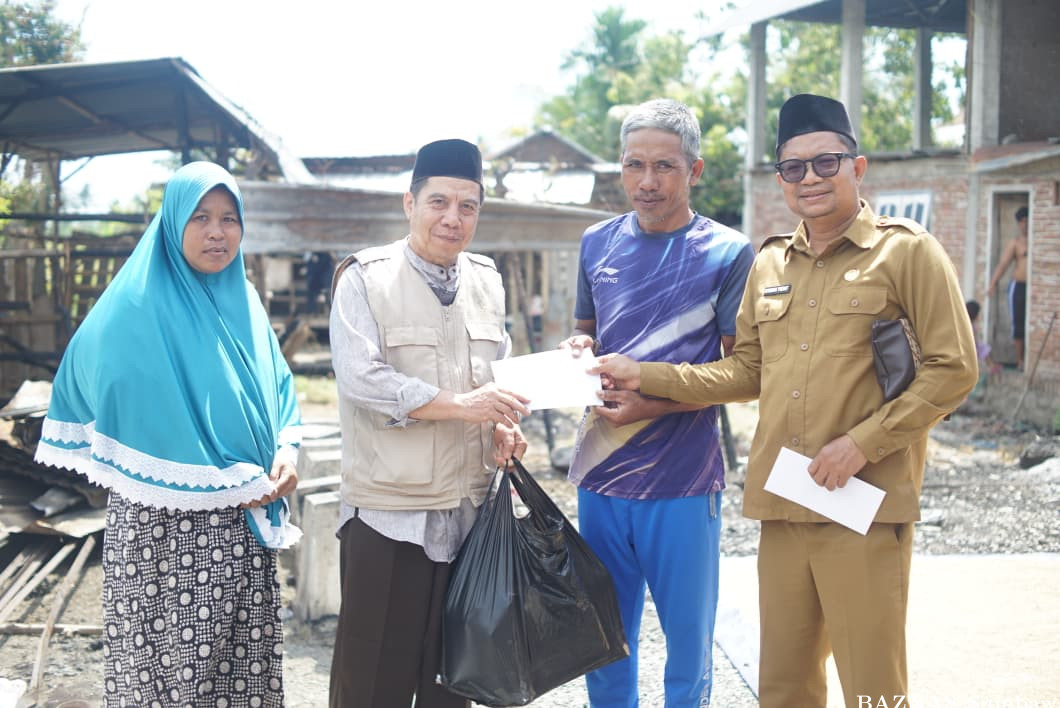 BAZNAS Sumbawa Salurkan Bantuan bagi Korban Kebakaran di Dusun Praya, Wujud Kepedulian Zakat Hadir M