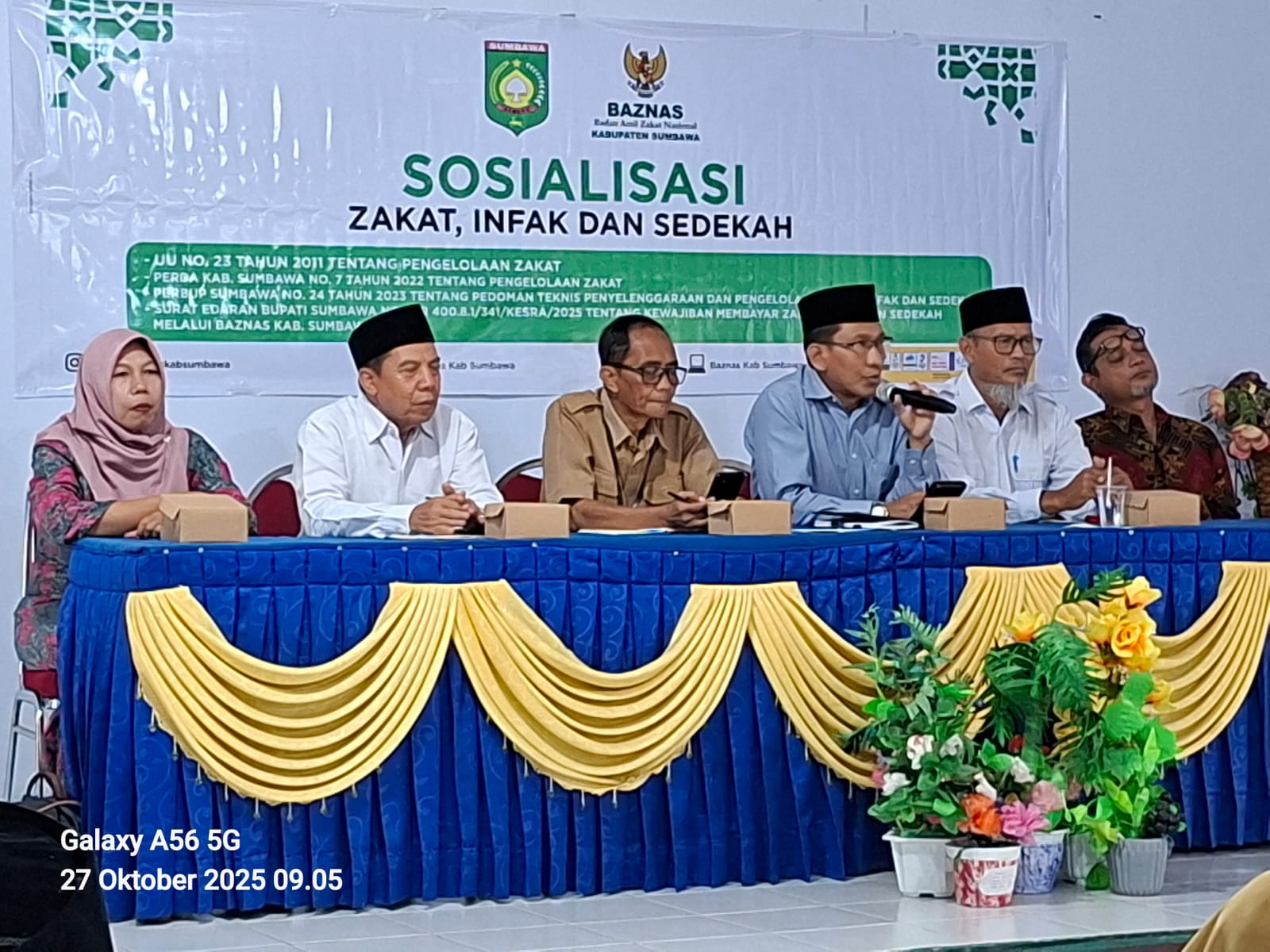 Sosialisasi ZIS di Aula SMPN 1 Sumbawa - (Ada 1 foto)